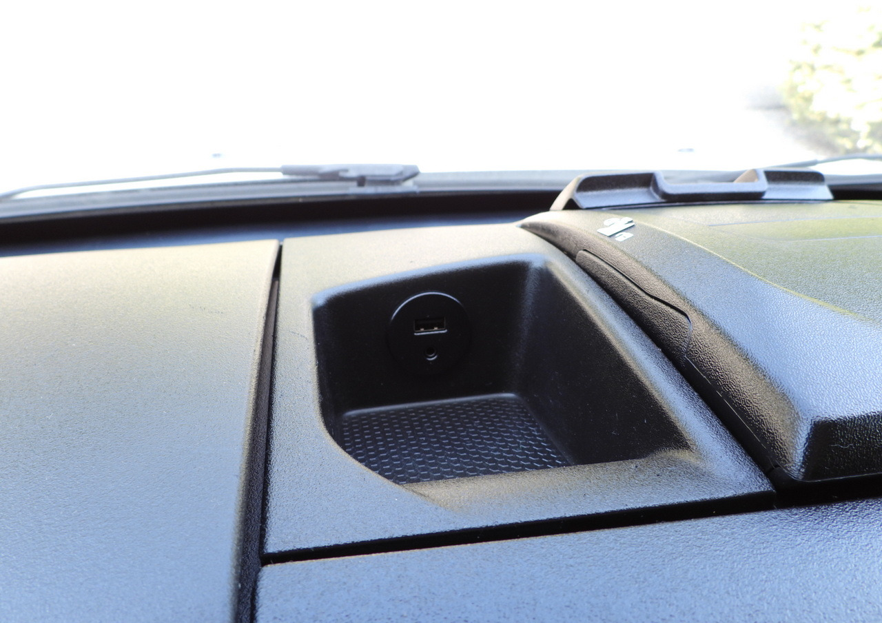 Furgoneta con lona IVECO DAILY 35S18 TARPAULIN 10 PALLETS WEBASTO CRUISE CONTROL LED LIGHTS PNEUMATICS AIR CONDITIONING 180HP: foto 45 Furgoneta con lona IVECO DAILY 35S18 TARPAULIN 10 PALLETS WEBASTO CRUISE CONTROL LED LIGHTS PNEUMATICS AIR CONDITIONING 180HP: foto 45