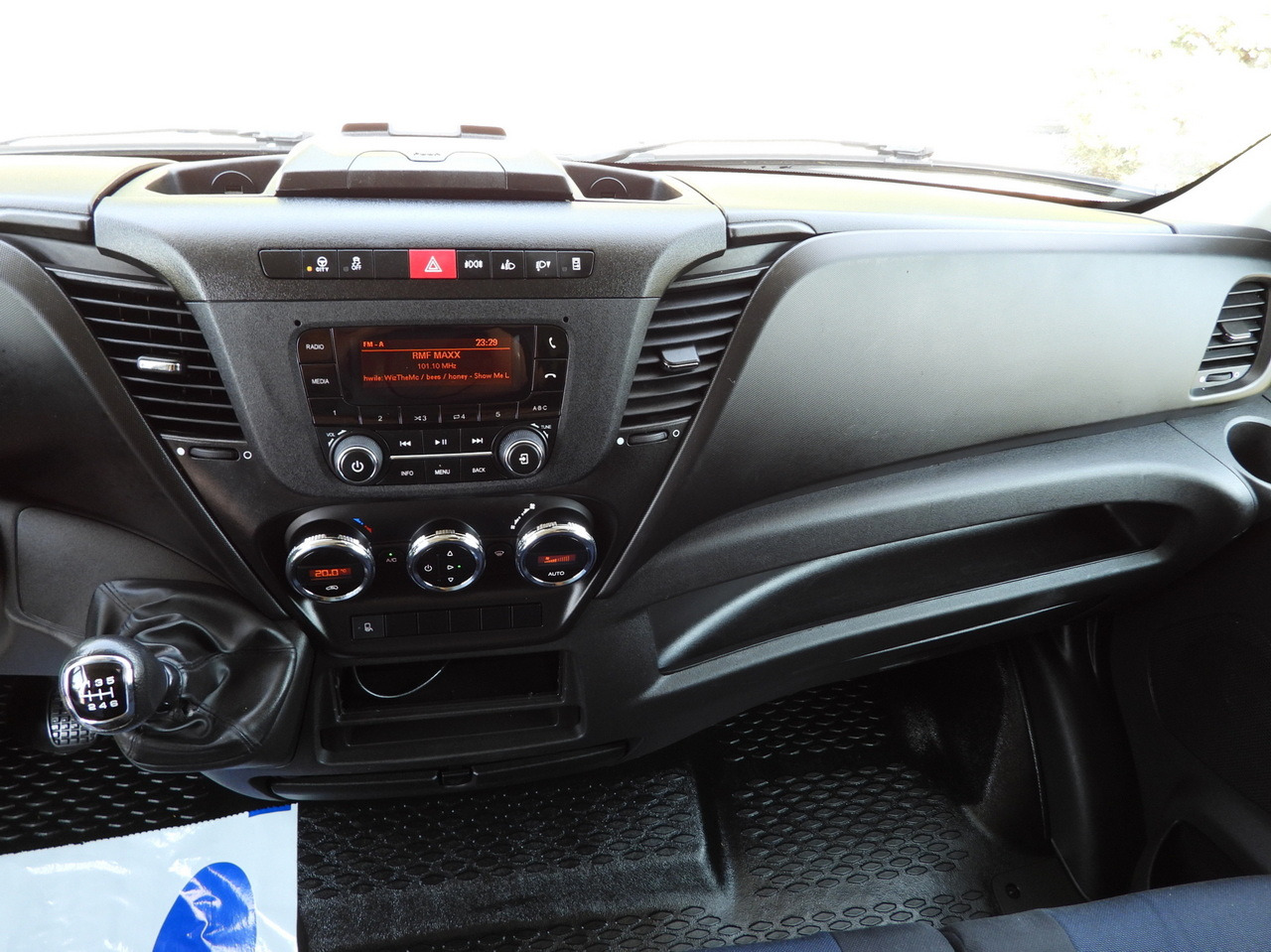 Furgoneta con lona IVECO DAILY 35S18 TARPAULIN 10 PALLETS WEBASTO CRUISE CONTROL LED LIGHTS PNEUMATICS AIR CONDITIONING 180HP: foto 41 Furgoneta con lona IVECO DAILY 35S18 TARPAULIN 10 PALLETS WEBASTO CRUISE CONTROL LED LIGHTS PNEUMATICS AIR CONDITIONING 180HP: foto 41