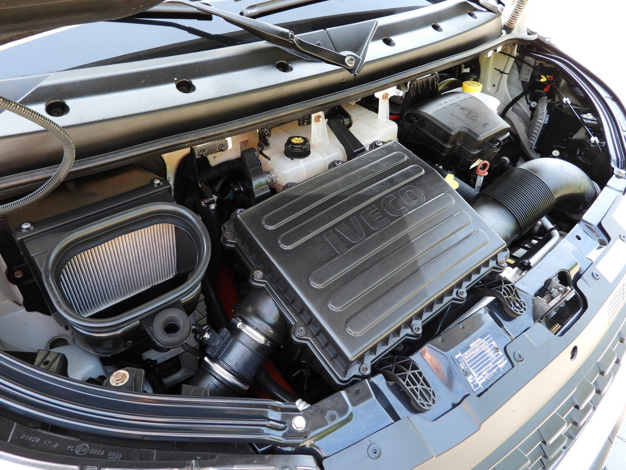 Furgoneta con lona IVECO DAILY 35S18 TARPAULIN 10 PALLETS WEBASTO CRUISE CONTROL LED LIGHTS PNEUMATICS AIR CONDITIONING 180HP: foto 31 Furgoneta con lona IVECO DAILY 35S18 TARPAULIN 10 PALLETS WEBASTO CRUISE CONTROL LED LIGHTS PNEUMATICS AIR CONDITIONING 180HP: foto 31