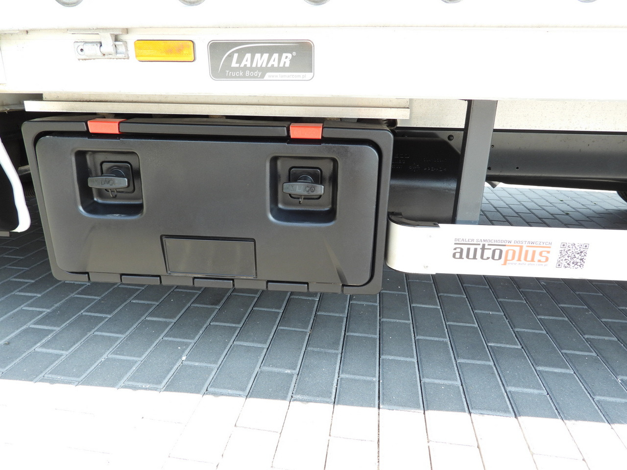 Furgoneta con lona IVECO DAILY 35S18 TARPAULIN 10 PALLETS WEBASTO CRUISE CONTROL LED LIGHTS PNEUMATICS AIR CONDITIONING 180HP: foto 27 Furgoneta con lona IVECO DAILY 35S18 TARPAULIN 10 PALLETS WEBASTO CRUISE CONTROL LED LIGHTS PNEUMATICS AIR CONDITIONING 180HP: foto 27