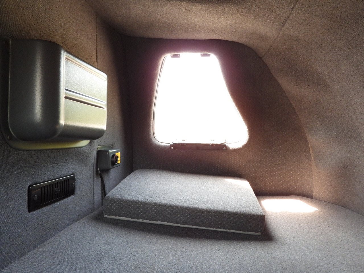 Furgoneta con lona IVECO DAILY 35S18 TARPAULIN 10 PALLETS WEBASTO CRUISE CONTROL LED LIGHTS PNEUMATICS AIR CONDITIONING 180HP: foto 49 Furgoneta con lona IVECO DAILY 35S18 TARPAULIN 10 PALLETS WEBASTO CRUISE CONTROL LED LIGHTS PNEUMATICS AIR CONDITIONING 180HP: foto 49