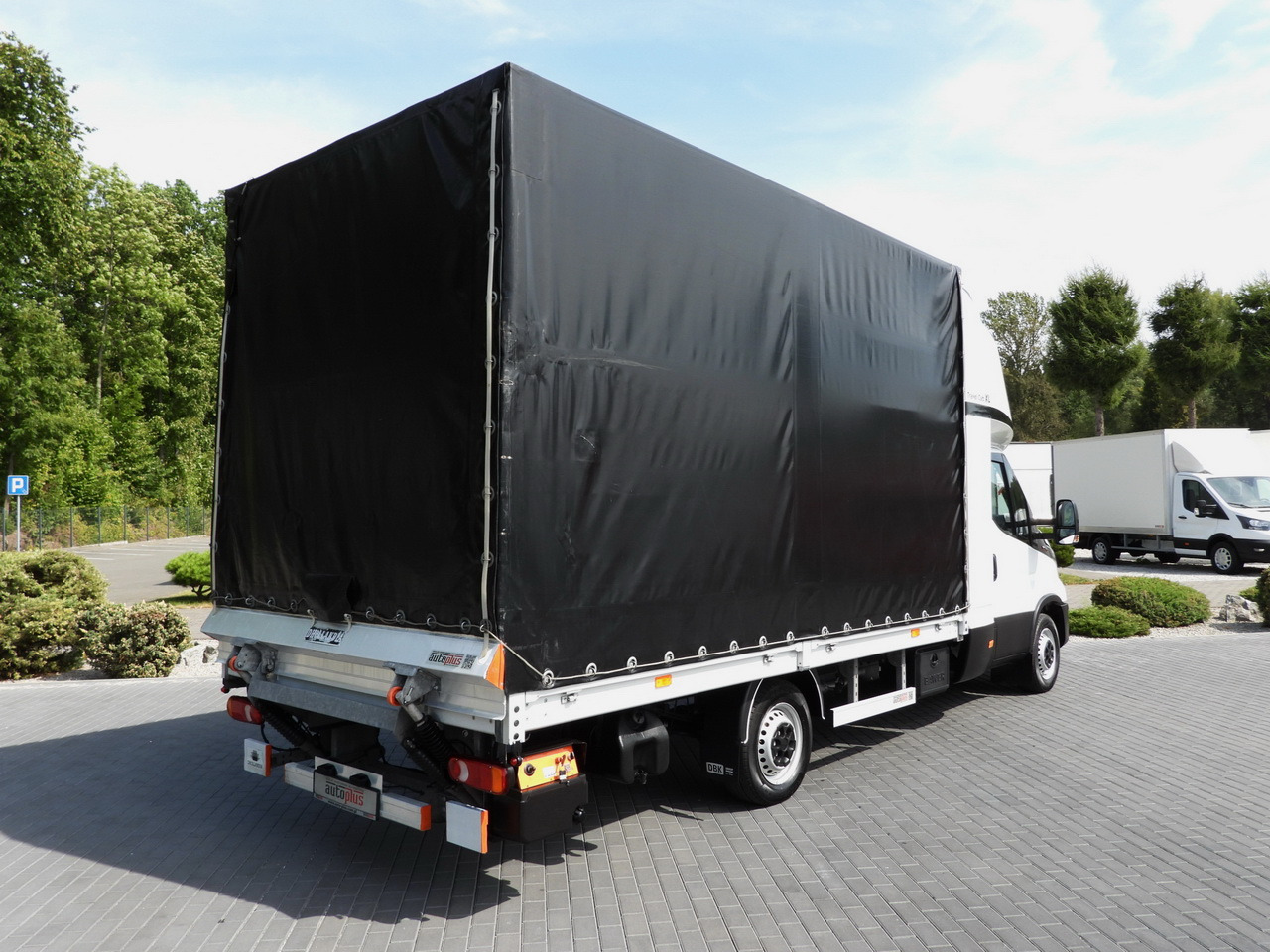 IVECO DAILY 35S18 TARPAULIN LIFT 8 PALLETS CRUISE CONTROL AIR CONDITIONING 180HP - Furgoneta con lona: foto 3 IVECO DAILY 35S18 TARPAULIN LIFT 8 PALLETS CRUISE CONTROL AIR CONDITIONING 180HP - Furgoneta con lona: foto 3