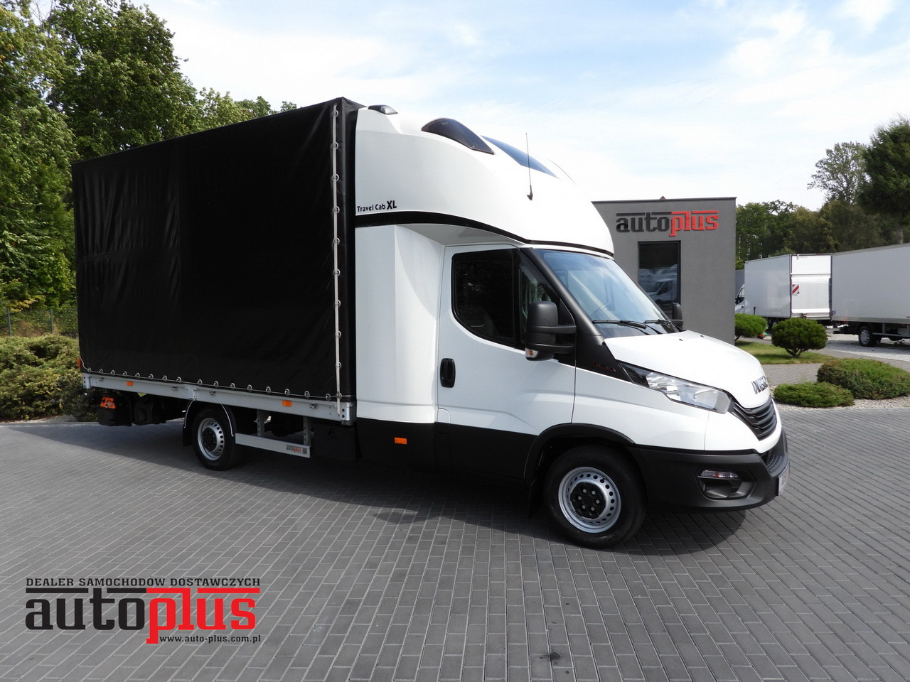 IVECO DAILY 35S18 TARPAULIN LIFT 8 PALLETS CRUISE CONTROL AIR CONDITIONING 180HP - Furgoneta con lona: foto 1 IVECO DAILY 35S18 TARPAULIN LIFT 8 PALLETS CRUISE CONTROL AIR CONDITIONING 180HP - Furgoneta con lona: foto 1
