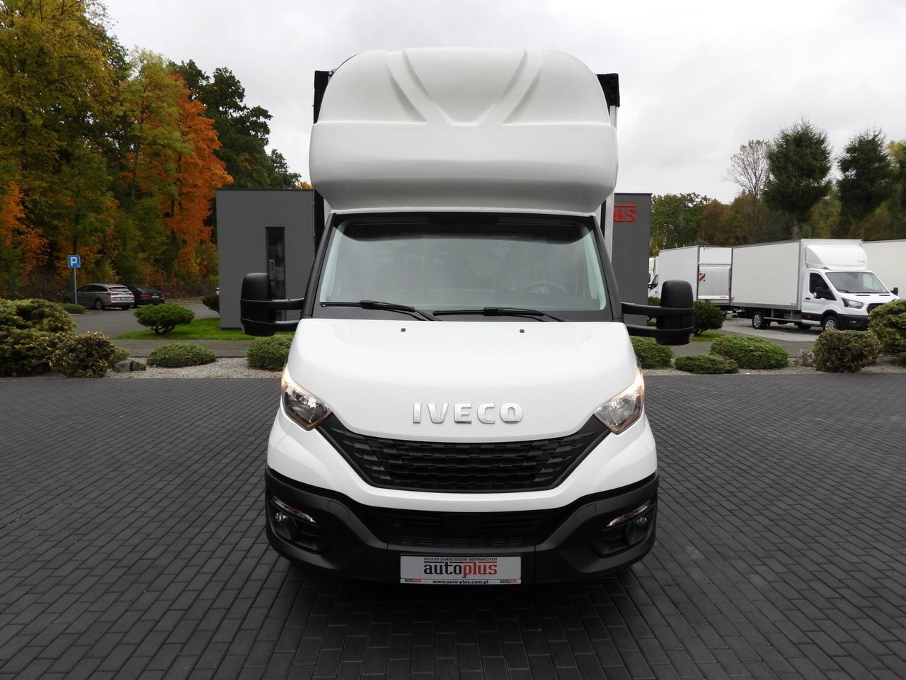 IVECO DAILY 35S18 TARPAULIN LIFT 8 PALLETS WEBASTO CRUISE CONTROL AIR CONDITIONING 180HP - Furgoneta con lona: foto 5 IVECO DAILY 35S18 TARPAULIN LIFT 8 PALLETS WEBASTO CRUISE CONTROL AIR CONDITIONING 180HP - Furgoneta con lona: foto 5