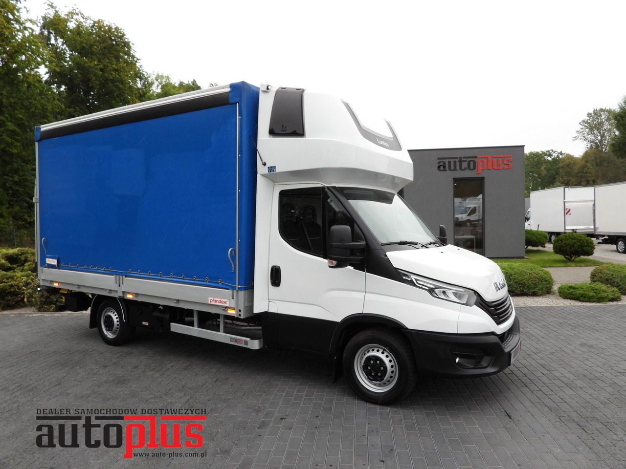 IVECO DAILY 35S18 TARPAULIN LIFT 8 PALLETS WEBASTO CRUISE CONTROL LED LIGHTS AIR CONDITIONING  180HP - Furgoneta con lona: foto 1 IVECO DAILY 35S18 TARPAULIN LIFT 8 PALLETS WEBASTO CRUISE CONTROL LED LIGHTS AIR CONDITIONING  180HP - Furgoneta con lona: foto 1