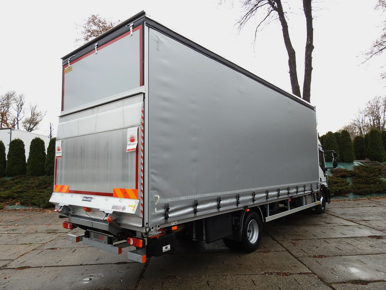 IVECO EUROCARGO 120-250 NEW TARPAULIN LIFT 18 PALLETS WEBASTO CRUISE CONTROL AIR CONDITIONING LED LIGHTS PNEUMATICS AUTOMATIC TRANSMISSION HI-MATIC 250HP - Furgoneta con lona: foto 3 IVECO EUROCARGO 120-250 NEW TARPAULIN LIFT 18 PALLETS WEBASTO CRUISE CONTROL AIR CONDITIONING LED LIGHTS PNEUMATICS AUTOMATIC TRANSMISSION HI-MATIC 250HP - Furgoneta con lona: foto 3