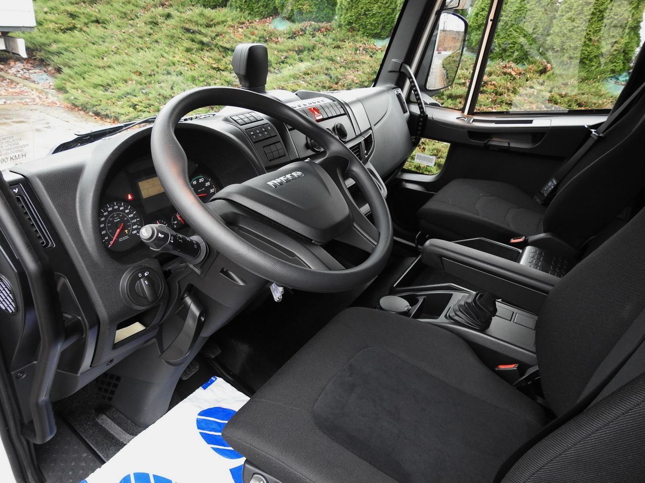 IVECO EUROCARGO 120-250 NEW TARPAULIN LIFT 18 PALLETS WEBASTO CRUISE CONTROL AIR CONDITIONING LED LIGHTS PNEUMATICS AUTOMATIC TRANSMISSION HI-MATIC 250HP - Furgoneta con lona: foto 2 IVECO EUROCARGO 120-250 NEW TARPAULIN LIFT 18 PALLETS WEBASTO CRUISE CONTROL AIR CONDITIONING LED LIGHTS PNEUMATICS AUTOMATIC TRANSMISSION HI-MATIC 250HP - Furgoneta con lona: foto 2