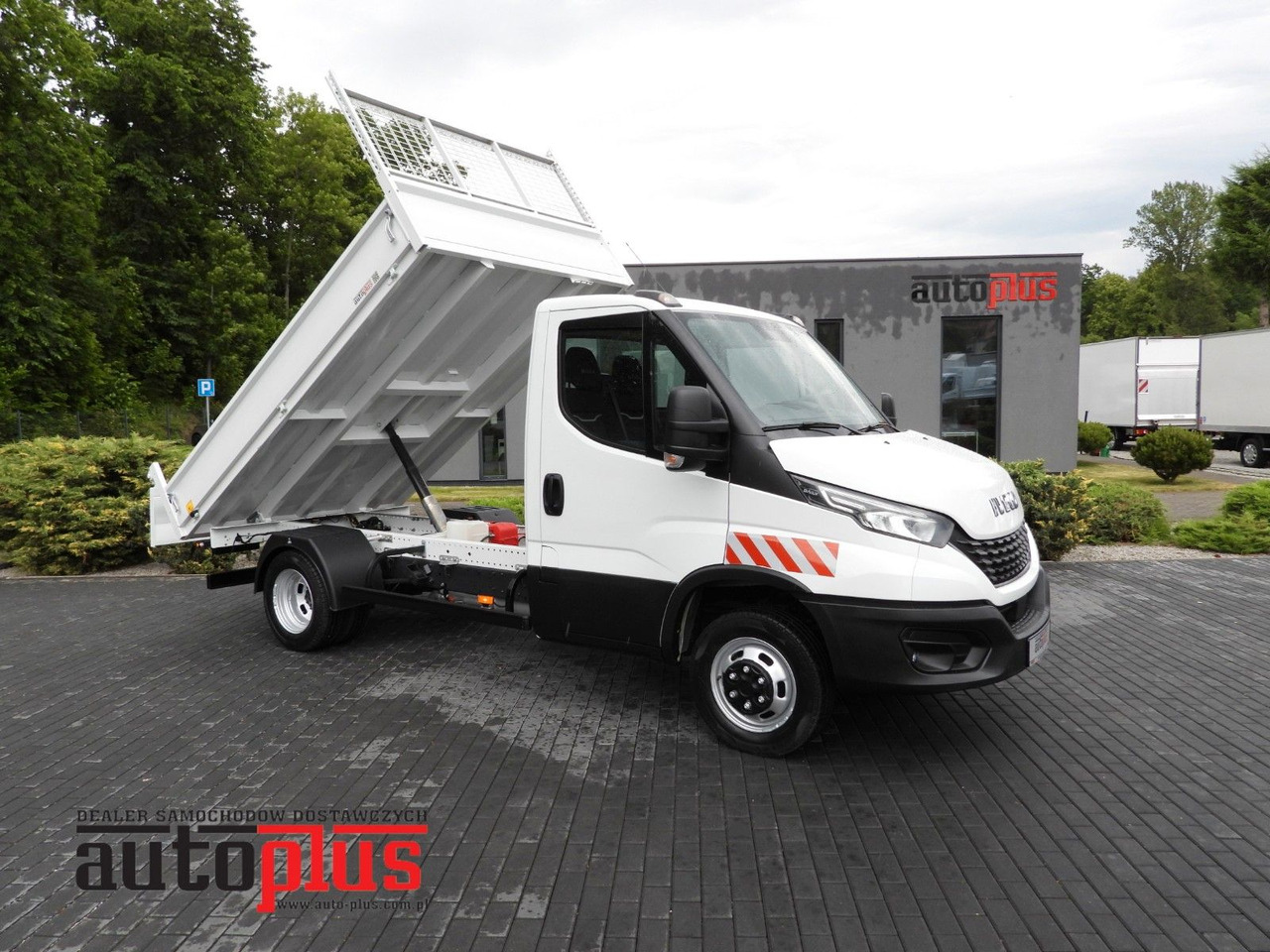 Iveco DAILY 35C21 KIPPER TEMPOMAT NAVIGATION LED - Furgoneta basculante: foto 1 Iveco DAILY 35C21 KIPPER TEMPOMAT NAVIGATION LED - Furgoneta basculante: foto 1