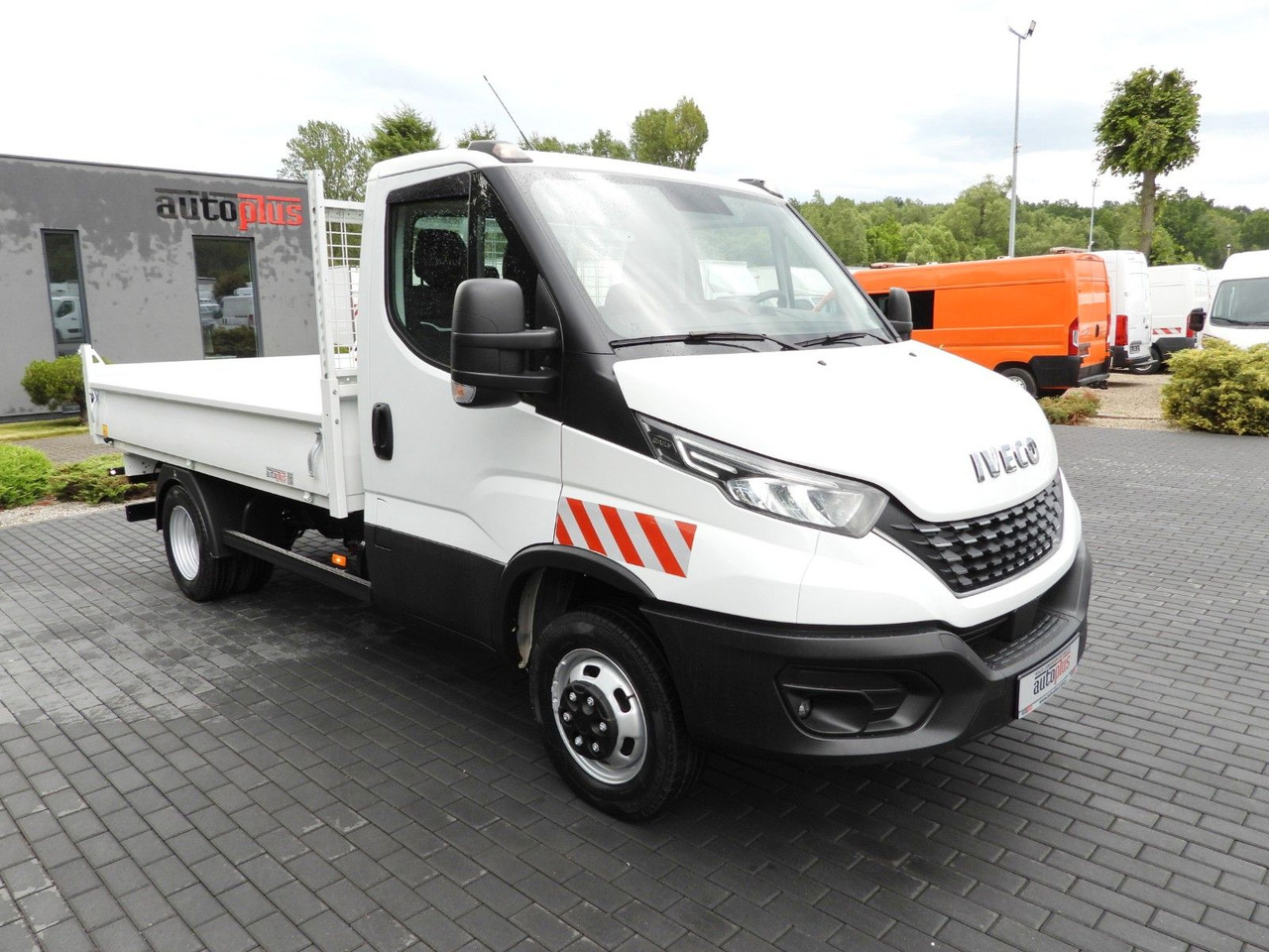 Iveco DAILY 35C21 KIPPER TEMPOMAT NAVIGATION LED - Furgoneta basculante: foto 4 Iveco DAILY 35C21 KIPPER TEMPOMAT NAVIGATION LED - Furgoneta basculante: foto 4