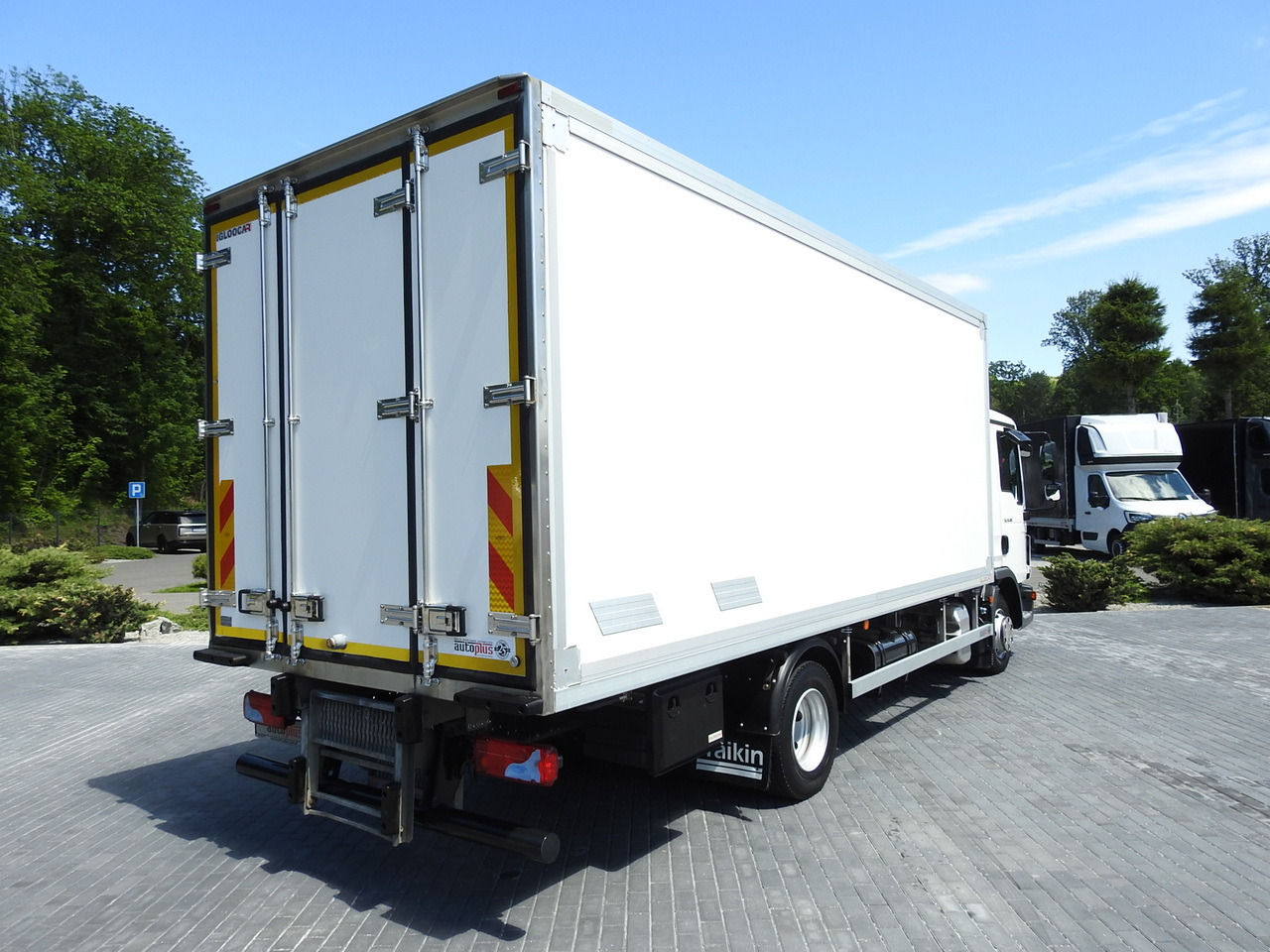 MAN TGL 10.180 REGRIGERATOR BOX -20*C 11 PALLETS POWER SUPPLY 230V AIR CONDITIONING PNEUMATICS TWIN WHEELS 180HP - Camión frigorífico: foto 3 MAN TGL 10.180 REGRIGERATOR BOX -20*C 11 PALLETS POWER SUPPLY 230V AIR CONDITIONING PNEUMATICS TWIN WHEELS 180HP - Camión frigorífico: foto 3