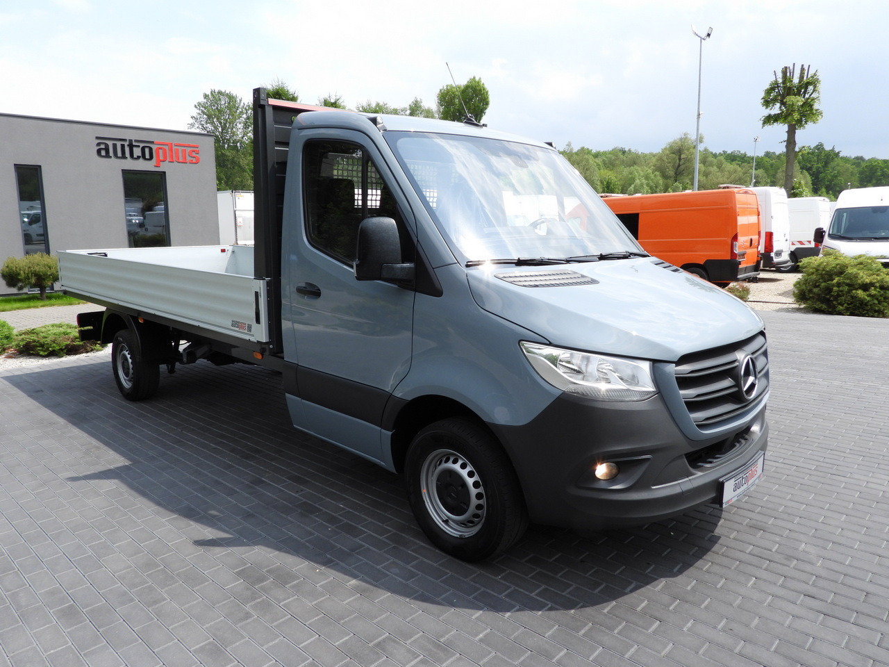 MERCEDES SPRINTER 315 STAKE BODY 8 PALLETS CRUISE CONTROL AIR CONDITIONING  150HP - Furgoneta caja abierta: foto 4 MERCEDES SPRINTER 315 STAKE BODY 8 PALLETS CRUISE CONTROL AIR CONDITIONING  150HP - Furgoneta caja abierta: foto 4