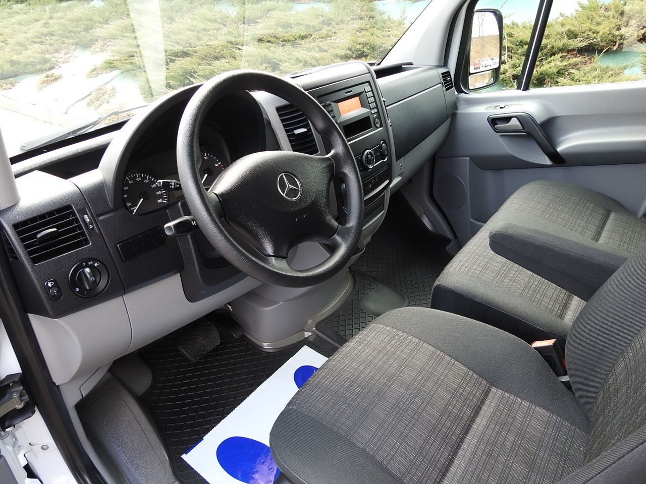 MERCEDES SPRINTER 316 THREE-WAY TIPPER  CRUISE CONTROL AUTOMATIC TRANSMISSION  AIR CONDITIONING  160HP - Furgoneta basculante: foto 2 MERCEDES SPRINTER 316 THREE-WAY TIPPER  CRUISE CONTROL AUTOMATIC TRANSMISSION  AIR CONDITIONING  160HP - Furgoneta basculante: foto 2