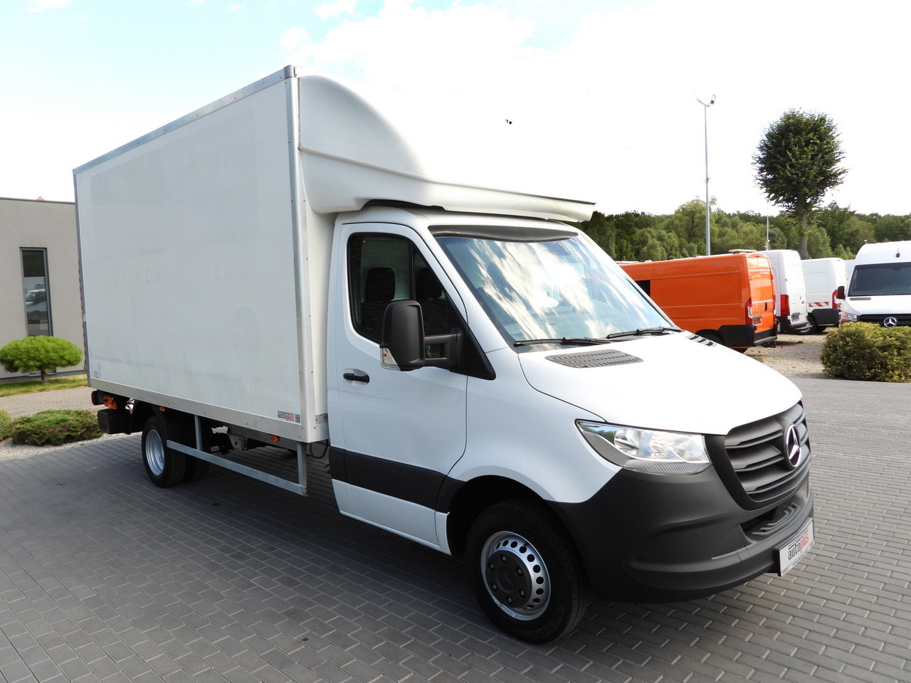 MERCEDES SPRINTER 514 BOX LIFT 8 PALLETS CRUISE CONTROL TWIN WHEELS AIR CONDITIONING 140HP - Furgoneta caja cerrada: foto 4 MERCEDES SPRINTER 514 BOX LIFT 8 PALLETS CRUISE CONTROL TWIN WHEELS AIR CONDITIONING 140HP - Furgoneta caja cerrada: foto 4