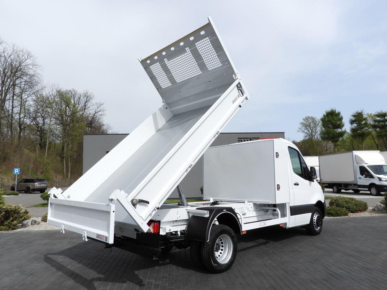 MERCEDES SPRINTER 516 TIPPER CRUISE CONTROL TWIN WHEELS AIR CONDITIONING  160HP - Furgoneta basculante: foto 3 MERCEDES SPRINTER 516 TIPPER CRUISE CONTROL TWIN WHEELS AIR CONDITIONING  160HP - Furgoneta basculante: foto 3
