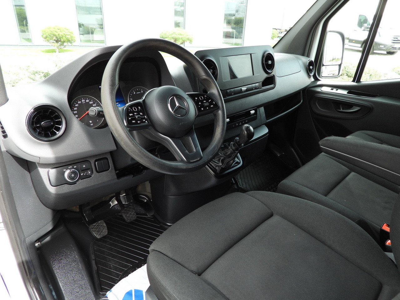 MERCEDES SPRINTER 516 TIPPER CRUISE CONTROL TWIN WHEELS AIR CONDITIONING  160HP - Furgoneta basculante: foto 2 MERCEDES SPRINTER 516 TIPPER CRUISE CONTROL TWIN WHEELS AIR CONDITIONING  160HP - Furgoneta basculante: foto 2