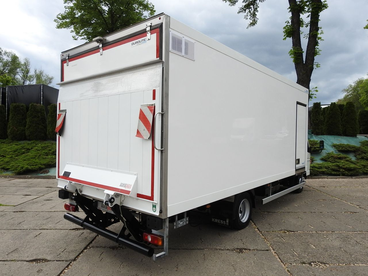 MITSUBISHI CANTER FUSO 7C15 REGRIGERATOR BOX -4*C LIFT POWER SUPPLY 230V AIR CONDITIONING AUTOMATIC TRANSMISSION 150HP - Camión frigorífico: foto 3 MITSUBISHI CANTER FUSO 7C15 REGRIGERATOR BOX -4*C LIFT POWER SUPPLY 230V AIR CONDITIONING AUTOMATIC TRANSMISSION 150HP - Camión frigorífico: foto 3