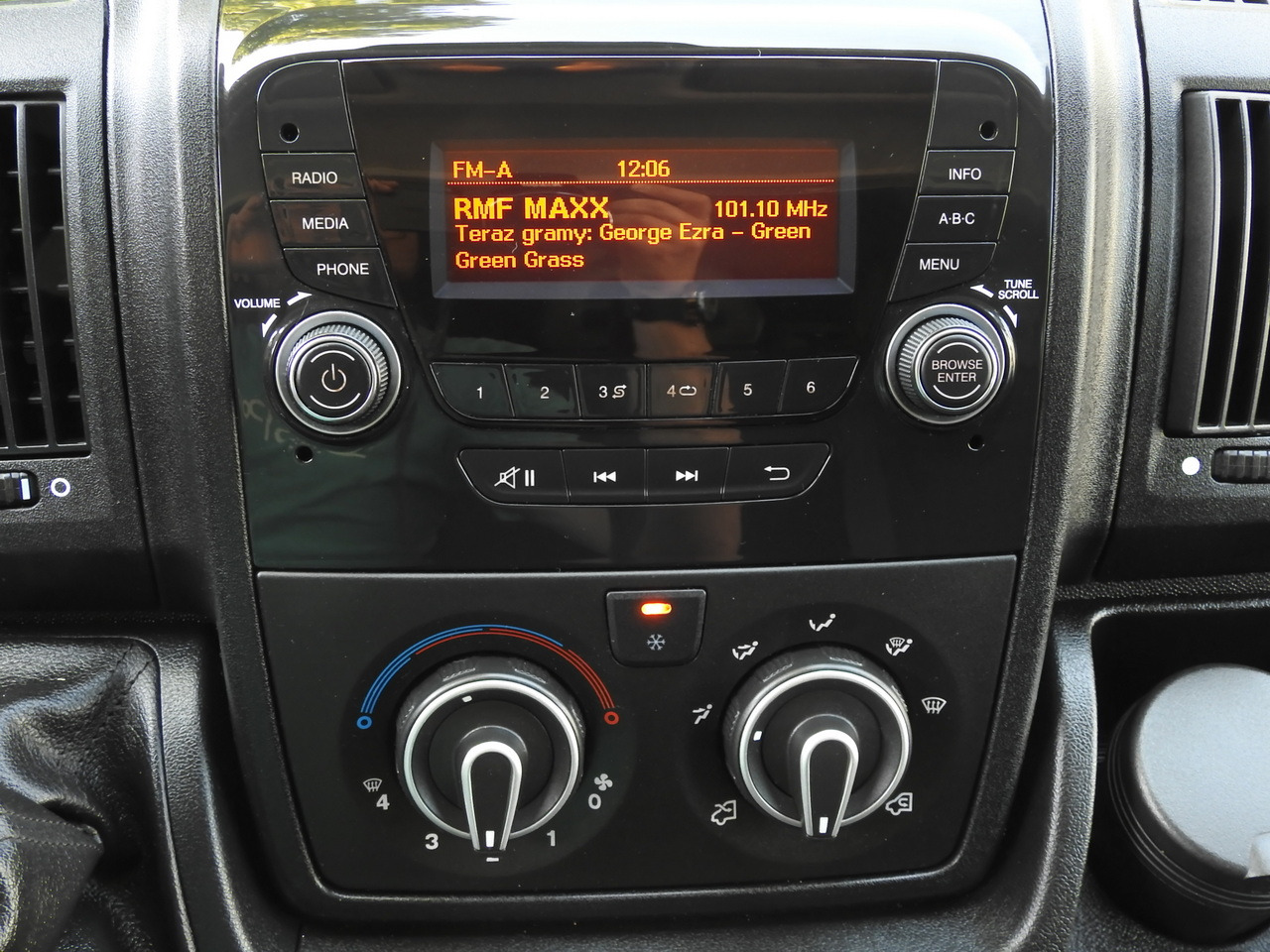 Furgón PEUGEOT BOXER BOX DELIVERY VAN 7 SEATS AIR CONDITIONING  120HP: foto 29