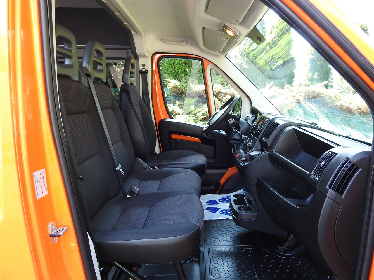 Furgón PEUGEOT BOXER BOX DELIVERY VAN 7 SEATS AIR CONDITIONING  120HP: foto 31