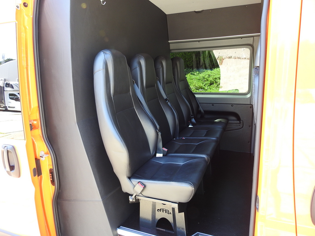 Furgón PEUGEOT BOXER BOX DELIVERY VAN 7 SEATS AIR CONDITIONING  120HP: foto 35