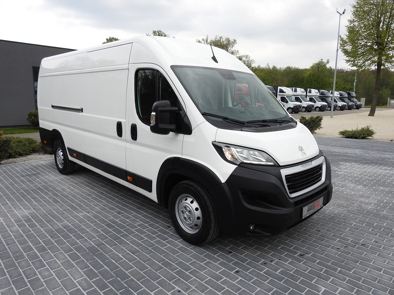 PEUGEOT BOXER REFRIGERATOR VAN 0*C CRUISE CONTROL NAVIGATION AIR CONDITIONING 135HP - Furgoneta frigorifica: foto 4 PEUGEOT BOXER REFRIGERATOR VAN 0*C CRUISE CONTROL NAVIGATION AIR CONDITIONING 135HP - Furgoneta frigorifica: foto 4