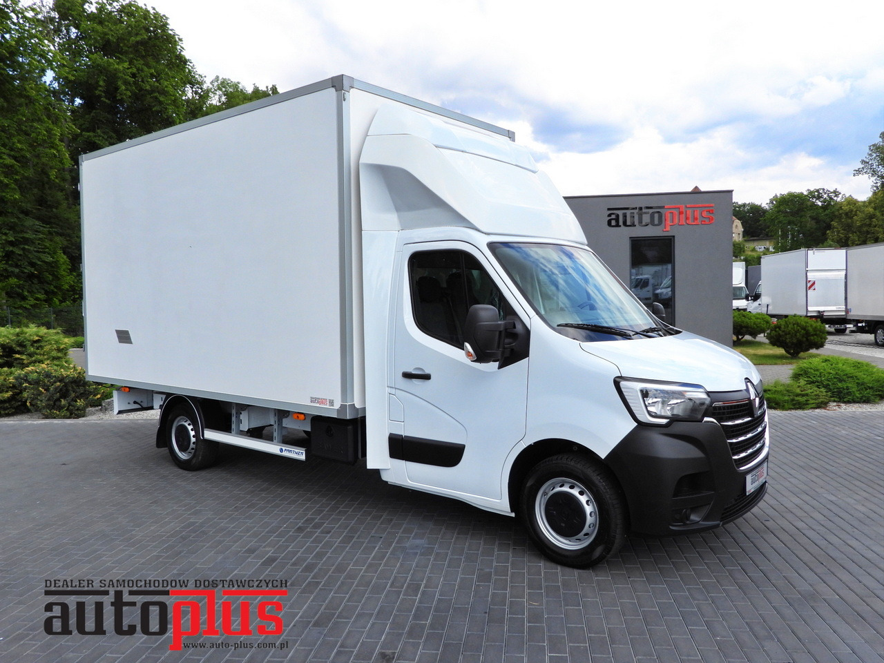 RENAULT MASTER BOX 8 PALLETS CRUISE CONTROL LED LIGHTS AIR CONDITIONING 165HP - Furgoneta caja cerrada: foto 1 RENAULT MASTER BOX 8 PALLETS CRUISE CONTROL LED LIGHTS AIR CONDITIONING 165HP - Furgoneta caja cerrada: foto 1