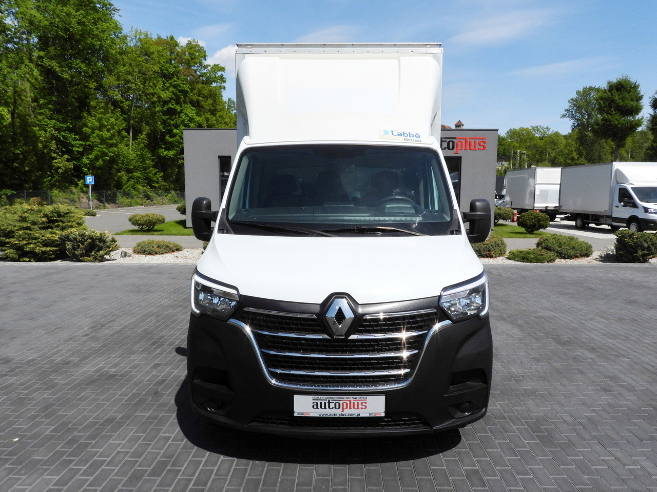 RENAULT MASTER  BOX LIFT 8 PALLETS CRUISE CONTROL NAVIGATION LED LIGHTS TWIN WHEELS AIR CONDITIONING  145HP - Furgoneta caja cerrada: foto 5 RENAULT MASTER  BOX LIFT 8 PALLETS CRUISE CONTROL NAVIGATION LED LIGHTS TWIN WHEELS AIR CONDITIONING  145HP - Furgoneta caja cerrada: foto 5