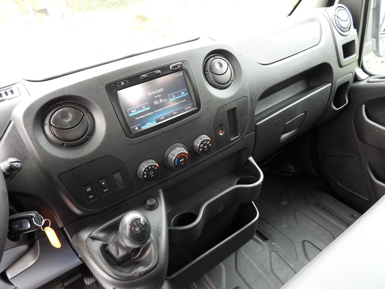 Furgoneta caja abierta RENAULT MASTER STAKE BODY CRUISE CONTROL NAVIGATION TWIN WHEELS AIR CONDITIONING 130HP: foto 27 Furgoneta caja abierta RENAULT MASTER STAKE BODY CRUISE CONTROL NAVIGATION TWIN WHEELS AIR CONDITIONING 130HP: foto 27