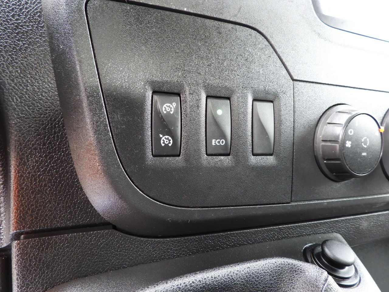 Furgoneta caja abierta RENAULT MASTER STAKE BODY CRUISE CONTROL NAVIGATION TWIN WHEELS AIR CONDITIONING 130HP: foto 26 Furgoneta caja abierta RENAULT MASTER STAKE BODY CRUISE CONTROL NAVIGATION TWIN WHEELS AIR CONDITIONING 130HP: foto 26