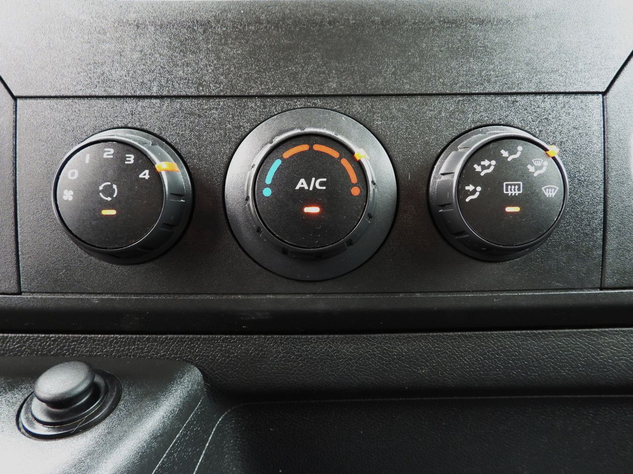 Furgoneta caja abierta RENAULT MASTER STAKE BODY CRUISE CONTROL NAVIGATION TWIN WHEELS AIR CONDITIONING 130HP: foto 30 Furgoneta caja abierta RENAULT MASTER STAKE BODY CRUISE CONTROL NAVIGATION TWIN WHEELS AIR CONDITIONING 130HP: foto 30