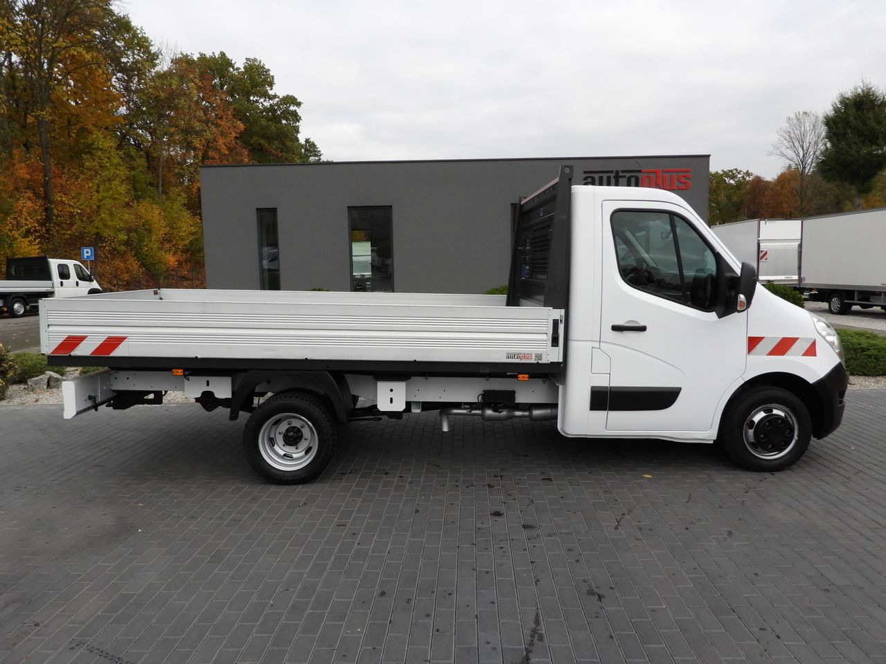 Furgoneta caja abierta RENAULT MASTER STAKE BODY CRUISE CONTROL NAVIGATION TWIN WHEELS AIR CONDITIONING 130HP: foto 7 Furgoneta caja abierta RENAULT MASTER STAKE BODY CRUISE CONTROL NAVIGATION TWIN WHEELS AIR CONDITIONING 130HP: foto 7