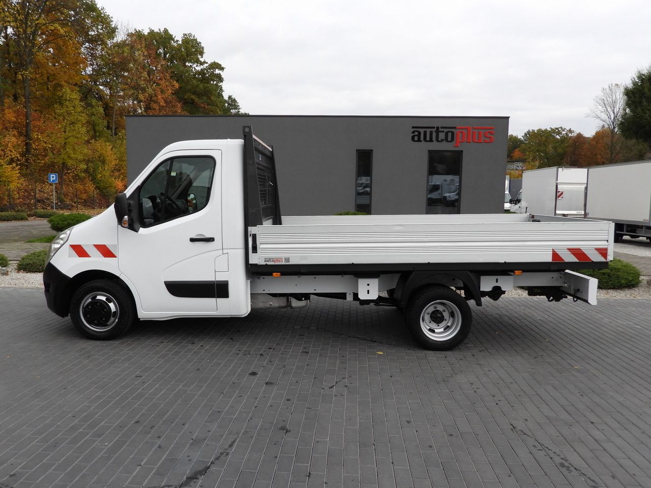 Furgoneta caja abierta RENAULT MASTER STAKE BODY CRUISE CONTROL NAVIGATION TWIN WHEELS AIR CONDITIONING 130HP: foto 8 Furgoneta caja abierta RENAULT MASTER STAKE BODY CRUISE CONTROL NAVIGATION TWIN WHEELS AIR CONDITIONING 130HP: foto 8