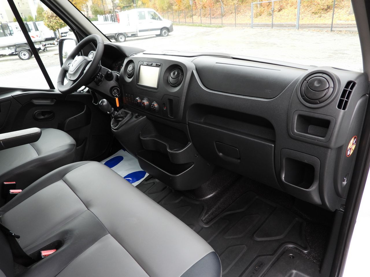 Furgoneta caja abierta RENAULT MASTER STAKE BODY CRUISE CONTROL NAVIGATION TWIN WHEELS AIR CONDITIONING 130HP: foto 36 Furgoneta caja abierta RENAULT MASTER STAKE BODY CRUISE CONTROL NAVIGATION TWIN WHEELS AIR CONDITIONING 130HP: foto 36