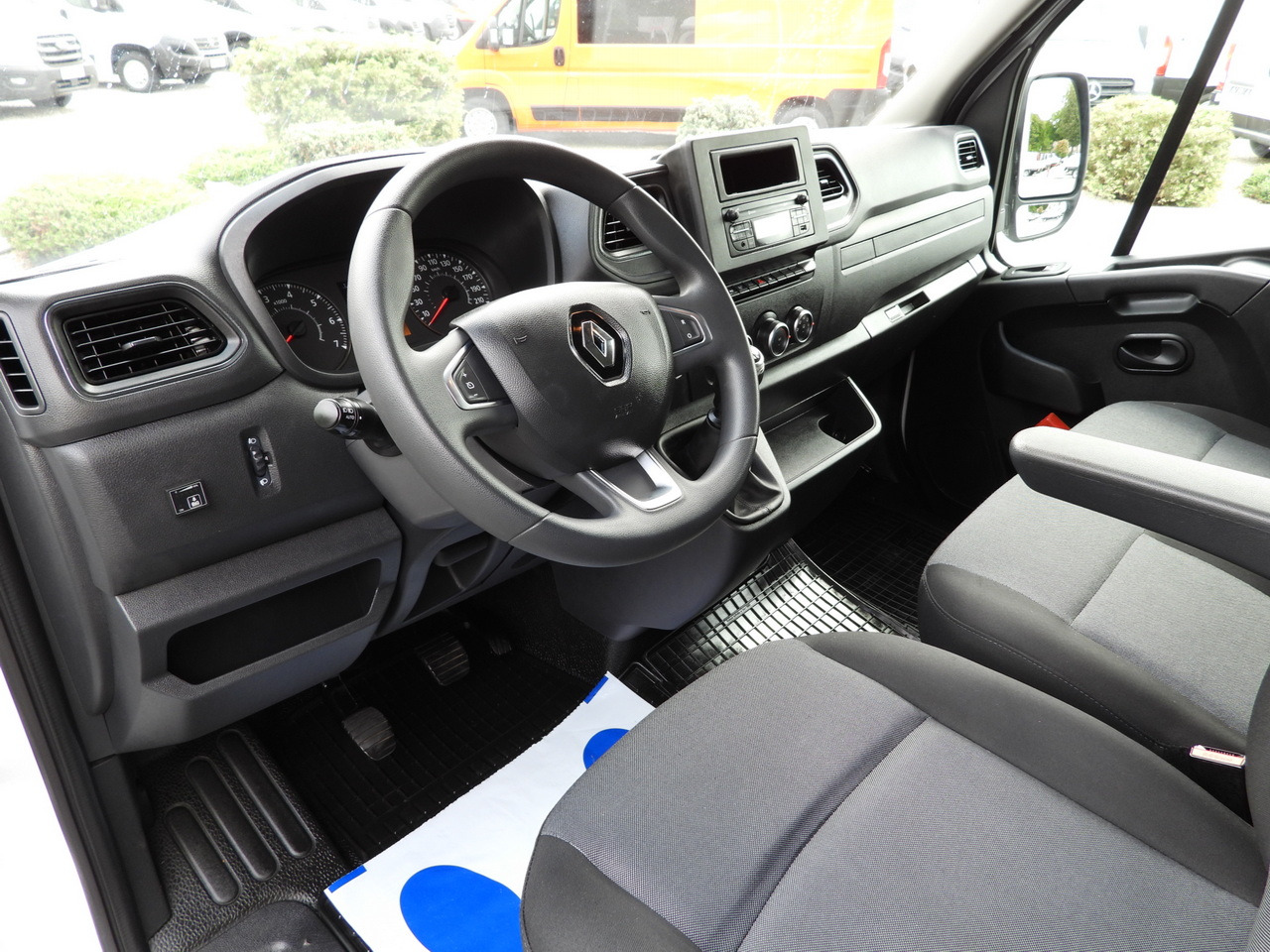 RENAULT MASTER TARPAULIN 10 PALLETS WEBASTO CRUISE CONTROL LED LIGHTS PNEUMATICS AIR CONDITIONING 165HP - Furgoneta con lona: foto 2 RENAULT MASTER TARPAULIN 10 PALLETS WEBASTO CRUISE CONTROL LED LIGHTS PNEUMATICS AIR CONDITIONING 165HP - Furgoneta con lona: foto 2