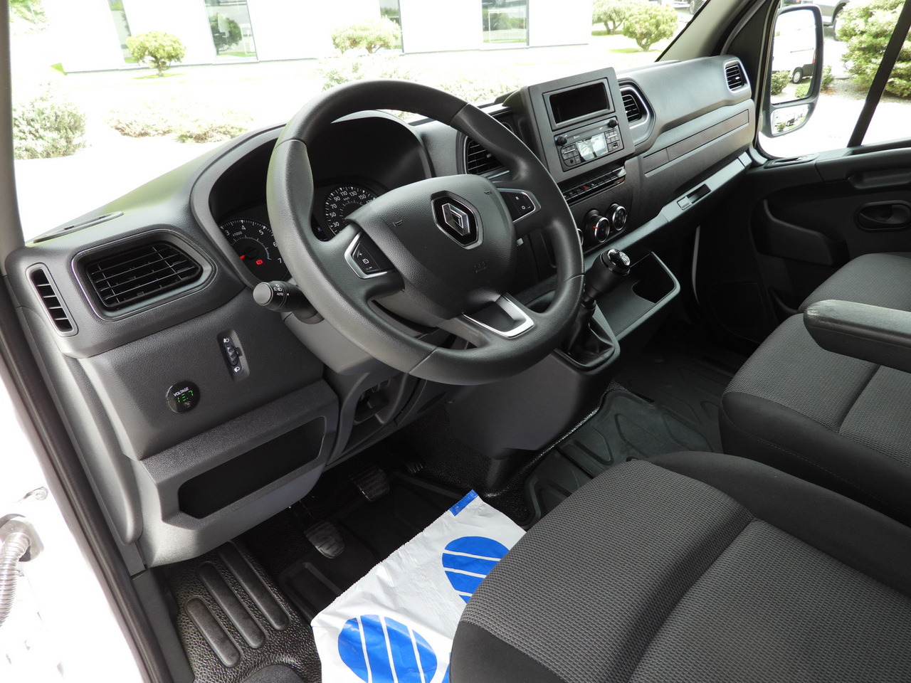 RENAULT MASTER TARPAULIN 10 PALLETS WEBASTO CRUISE CONTROL LED LIGHTS PNEUMATICS AIR CONDITIONING 165HP - Furgoneta con lona: foto 2 RENAULT MASTER TARPAULIN 10 PALLETS WEBASTO CRUISE CONTROL LED LIGHTS PNEUMATICS AIR CONDITIONING 165HP - Furgoneta con lona: foto 2