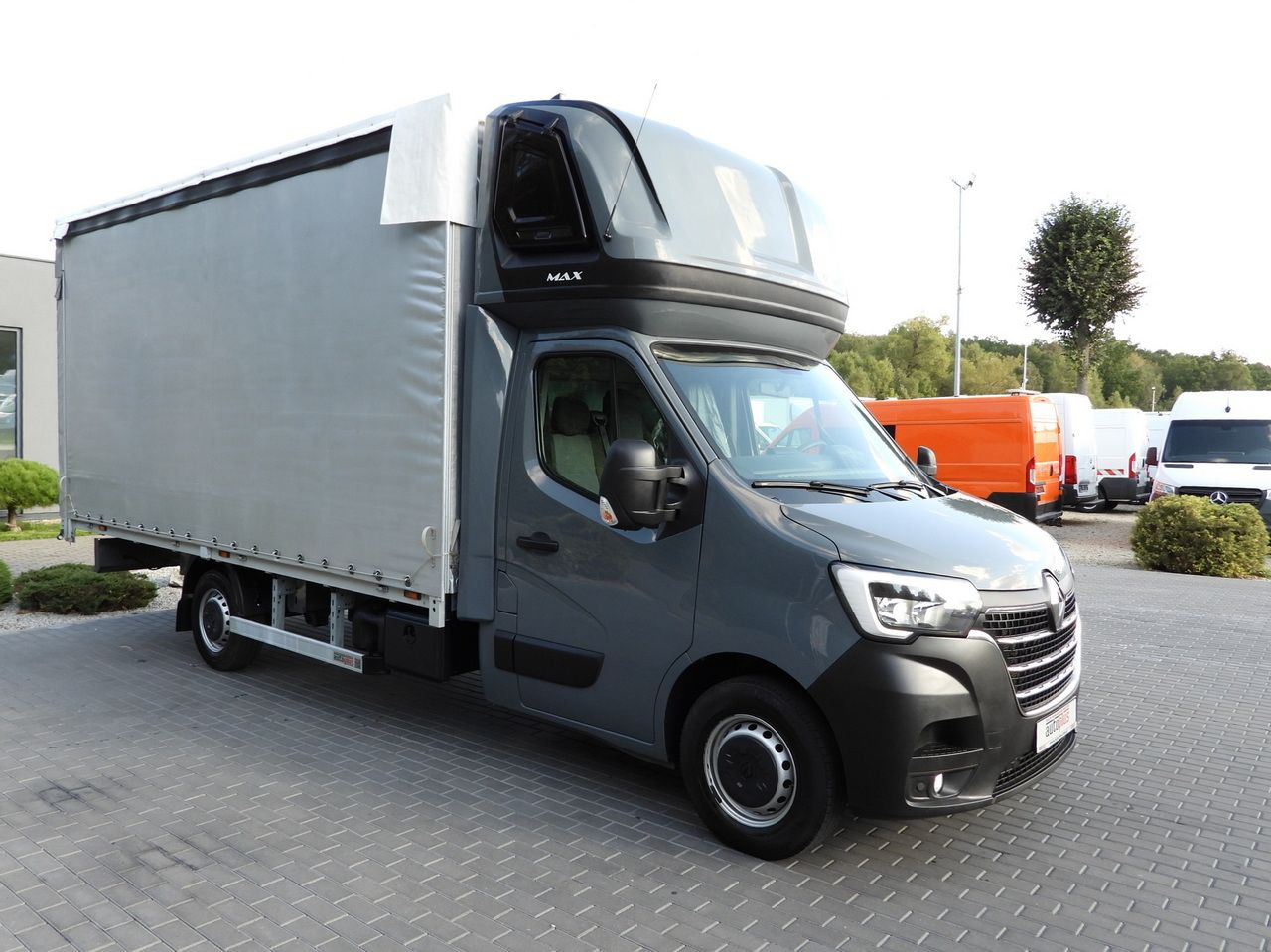 RENAULT MASTER TARPAULIN 10 PALLETS WEBASTO CRUISE CONTROL LED LIGHTS PNEUMATICS AIR CONDITIONING 165HP - Furgoneta con lona: foto 4 RENAULT MASTER TARPAULIN 10 PALLETS WEBASTO CRUISE CONTROL LED LIGHTS PNEUMATICS AIR CONDITIONING 165HP - Furgoneta con lona: foto 4