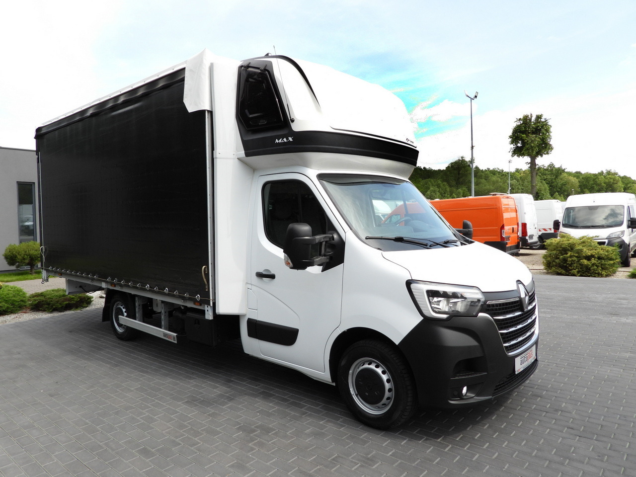 RENAULT MASTER TARPAULIN 12 PALLETS WEBASTO CRUISE CONTROL LED LIGHTS PNEUMATICS AIR CONDITIONING 165HP - Furgoneta con lona: foto 4 RENAULT MASTER TARPAULIN 12 PALLETS WEBASTO CRUISE CONTROL LED LIGHTS PNEUMATICS AIR CONDITIONING 165HP - Furgoneta con lona: foto 4