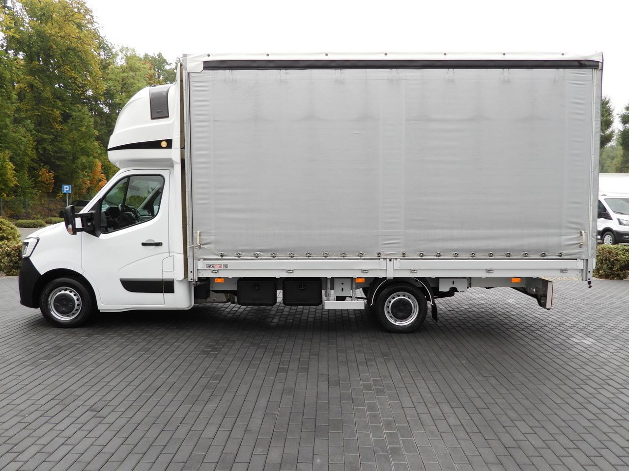 Leasing de RENAULT MASTER TARPAULIN 12 PALLETS WEBASTO CRUISE CONTROL NAVIGATION LED LIGHTS PNEUMATICS AIR CONDITIONING  165HP RENAULT MASTER TARPAULIN 12 PALLETS WEBASTO CRUISE CONTROL NAVIGATION LED LIGHTS PNEUMATICS AIR CONDITIONING  165HP: foto 9