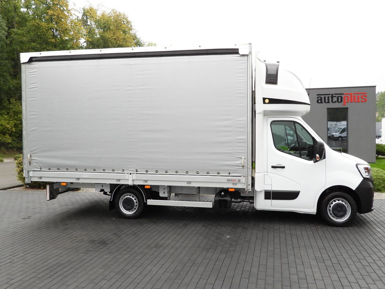Leasing de RENAULT MASTER TARPAULIN 12 PALLETS WEBASTO CRUISE CONTROL NAVIGATION LED LIGHTS PNEUMATICS AIR CONDITIONING  165HP RENAULT MASTER TARPAULIN 12 PALLETS WEBASTO CRUISE CONTROL NAVIGATION LED LIGHTS PNEUMATICS AIR CONDITIONING  165HP: foto 7