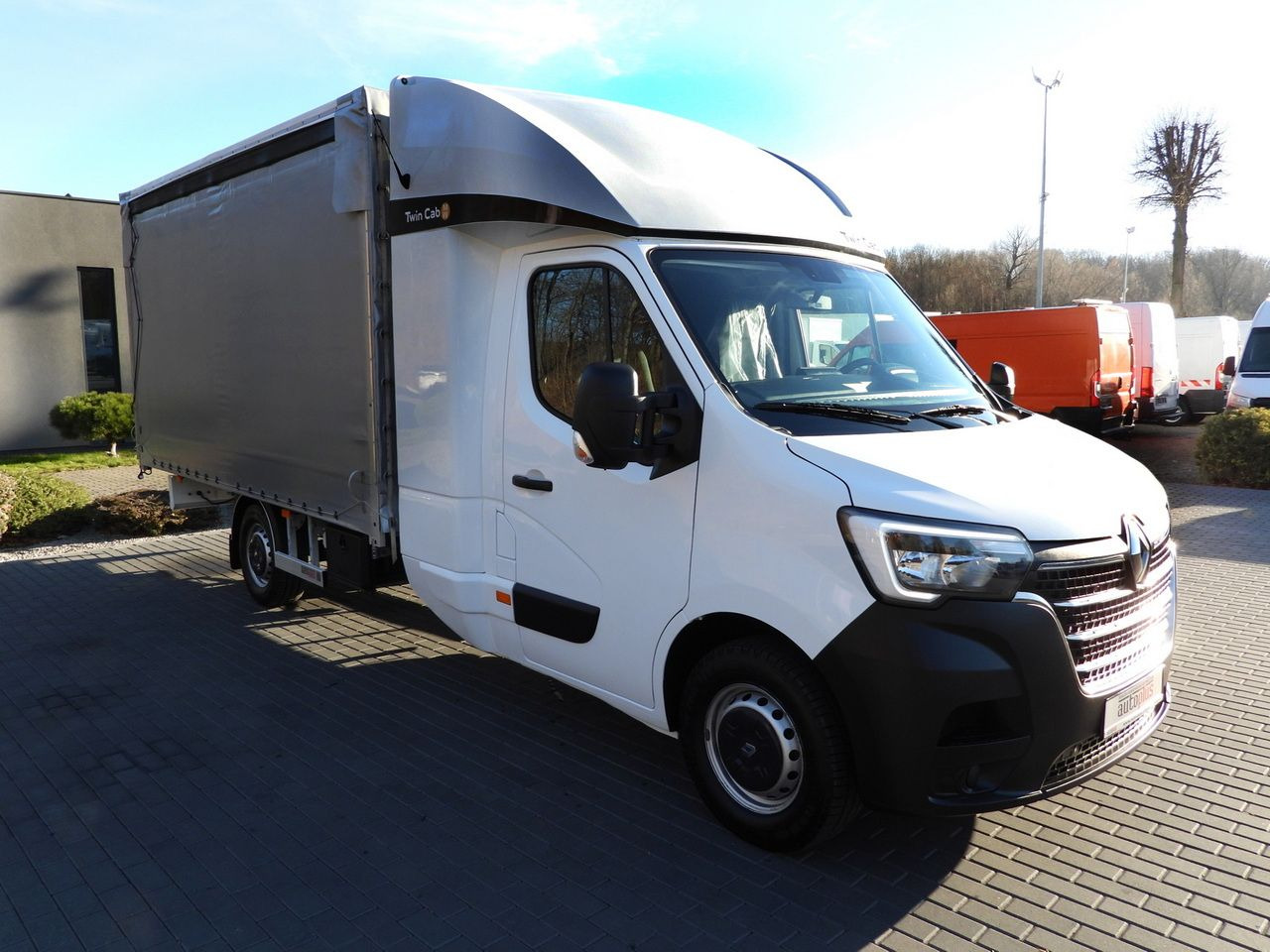 RENAULT MASTER TARPAULIN 8 PALLETS WEBASTO CRUISE CONTROL LED LIGHTS AIR CONDITIONING 165HP - Furgoneta con lona: foto 4 RENAULT MASTER TARPAULIN 8 PALLETS WEBASTO CRUISE CONTROL LED LIGHTS AIR CONDITIONING 165HP - Furgoneta con lona: foto 4