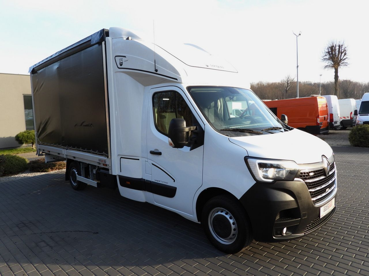 RENAULT MASTER TARPAULIN 8 PALLETS WEBASTO CRUISE CONTROL LED LIGHTS PNEUMATICS AIR CONDITIONING 165HP - Furgoneta con lona: foto 4 RENAULT MASTER TARPAULIN 8 PALLETS WEBASTO CRUISE CONTROL LED LIGHTS PNEUMATICS AIR CONDITIONING 165HP - Furgoneta con lona: foto 4