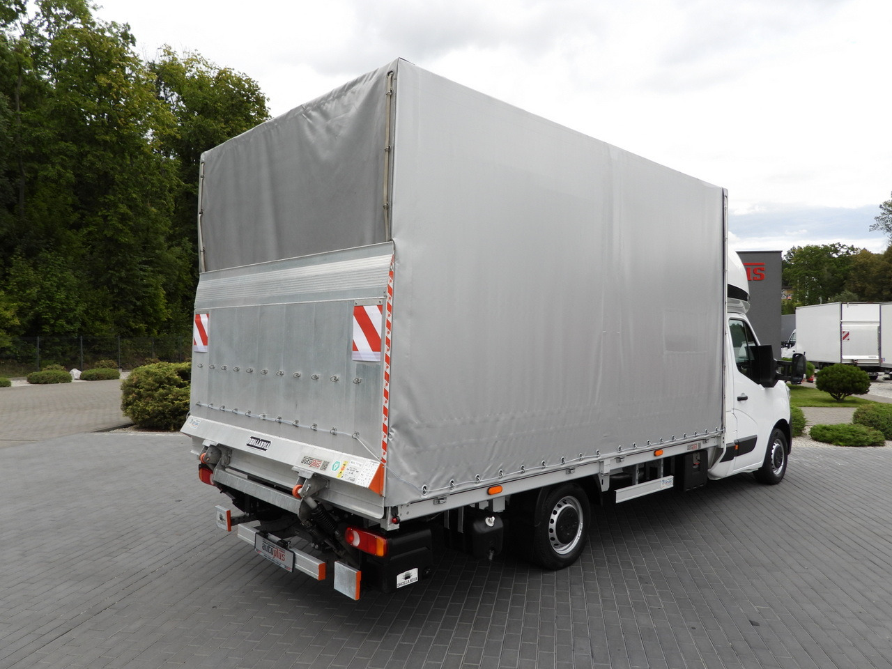 RENAULT MASTER TARPAULIN LIFT 10 PALLETS WEBASTO CRUISE CONTROL LED LIGHTS AIR CONDITIONING 165HP - Furgoneta con lona: foto 3 RENAULT MASTER TARPAULIN LIFT 10 PALLETS WEBASTO CRUISE CONTROL LED LIGHTS AIR CONDITIONING 165HP - Furgoneta con lona: foto 3