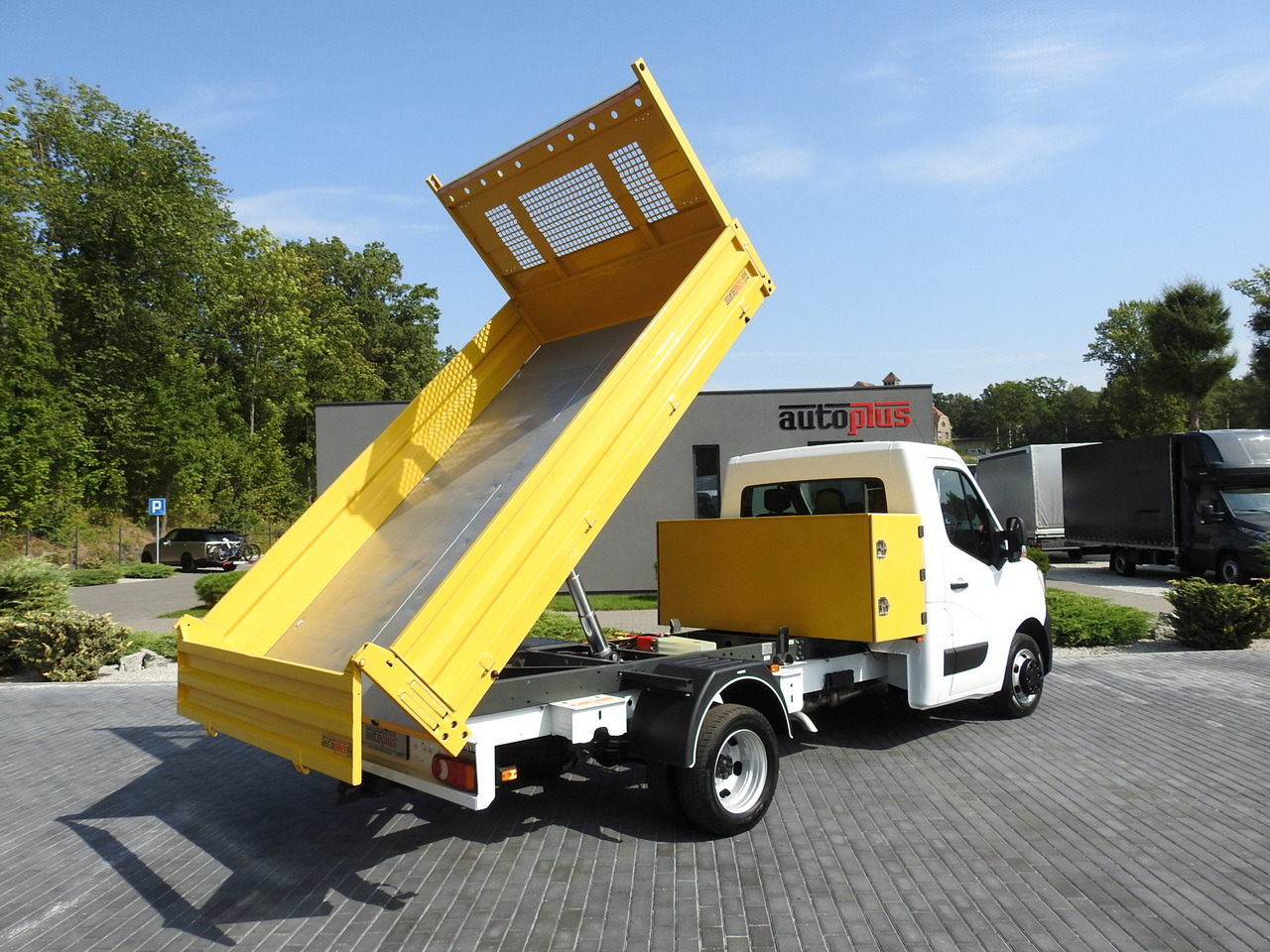 RENAULT MASTER TIPPER CRUISE CONTROL NAVIGATION AIR CONDITIONING LED LIGHTS TWIN WHEELS LOAD WEIGHT 145HP - Furgoneta basculante: foto 3 RENAULT MASTER TIPPER CRUISE CONTROL NAVIGATION AIR CONDITIONING LED LIGHTS TWIN WHEELS LOAD WEIGHT 145HP - Furgoneta basculante: foto 3