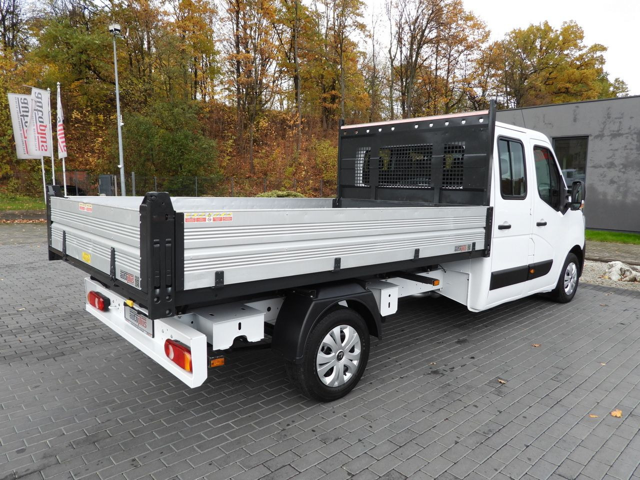 Leasing de RENAULT MASTER TIPPER DOUBLE CABIN DOKA 7 SEATS CRUISE CONTROL NAVIGATION LED LIGHTS AIR CONDITIONING  145HP RENAULT MASTER TIPPER DOUBLE CABIN DOKA 7 SEATS CRUISE CONTROL NAVIGATION LED LIGHTS AIR CONDITIONING  145HP: foto 13