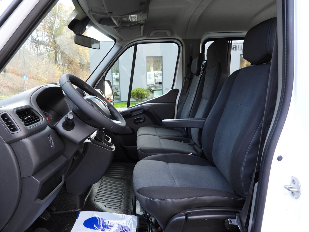 Leasing de RENAULT MASTER TIPPER DOUBLE CABIN DOKA 7 SEATS CRUISE CONTROL NAVIGATION LED LIGHTS AIR CONDITIONING  145HP RENAULT MASTER TIPPER DOUBLE CABIN DOKA 7 SEATS CRUISE CONTROL NAVIGATION LED LIGHTS AIR CONDITIONING  145HP: foto 25