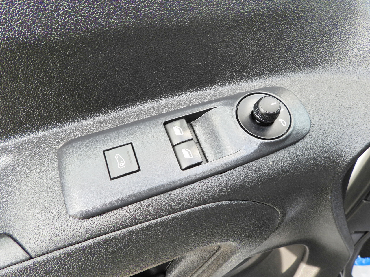 Leasing de TOYOTA PROACE CITY  REFRIGERATOR VAN -15*C POWER SUPPLY 230V CRUISE CONTROL AIR CONDITIONING  100HP TOYOTA PROACE CITY  REFRIGERATOR VAN -15*C POWER SUPPLY 230V CRUISE CONTROL AIR CONDITIONING  100HP: foto 29