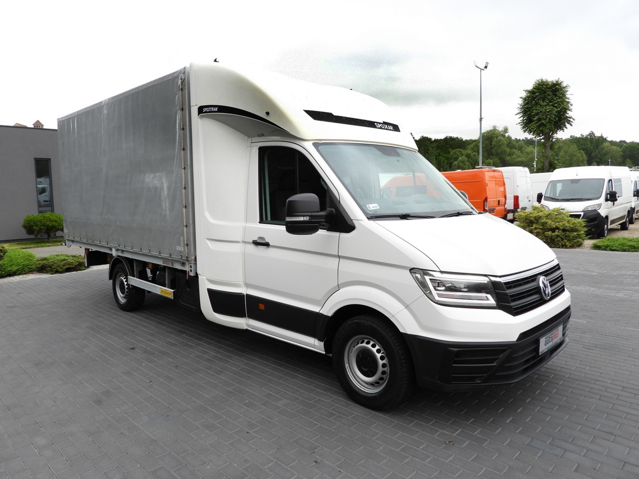 VOLKSWAGEN CRAFTER TARPAULIN 8 PALLETS WEBASTO CRUISE CONTROL LED LIGHTS AIR CONDITIONING 180HP - Furgoneta con lona: foto 4 VOLKSWAGEN CRAFTER TARPAULIN 8 PALLETS WEBASTO CRUISE CONTROL LED LIGHTS AIR CONDITIONING 180HP - Furgoneta con lona: foto 4
