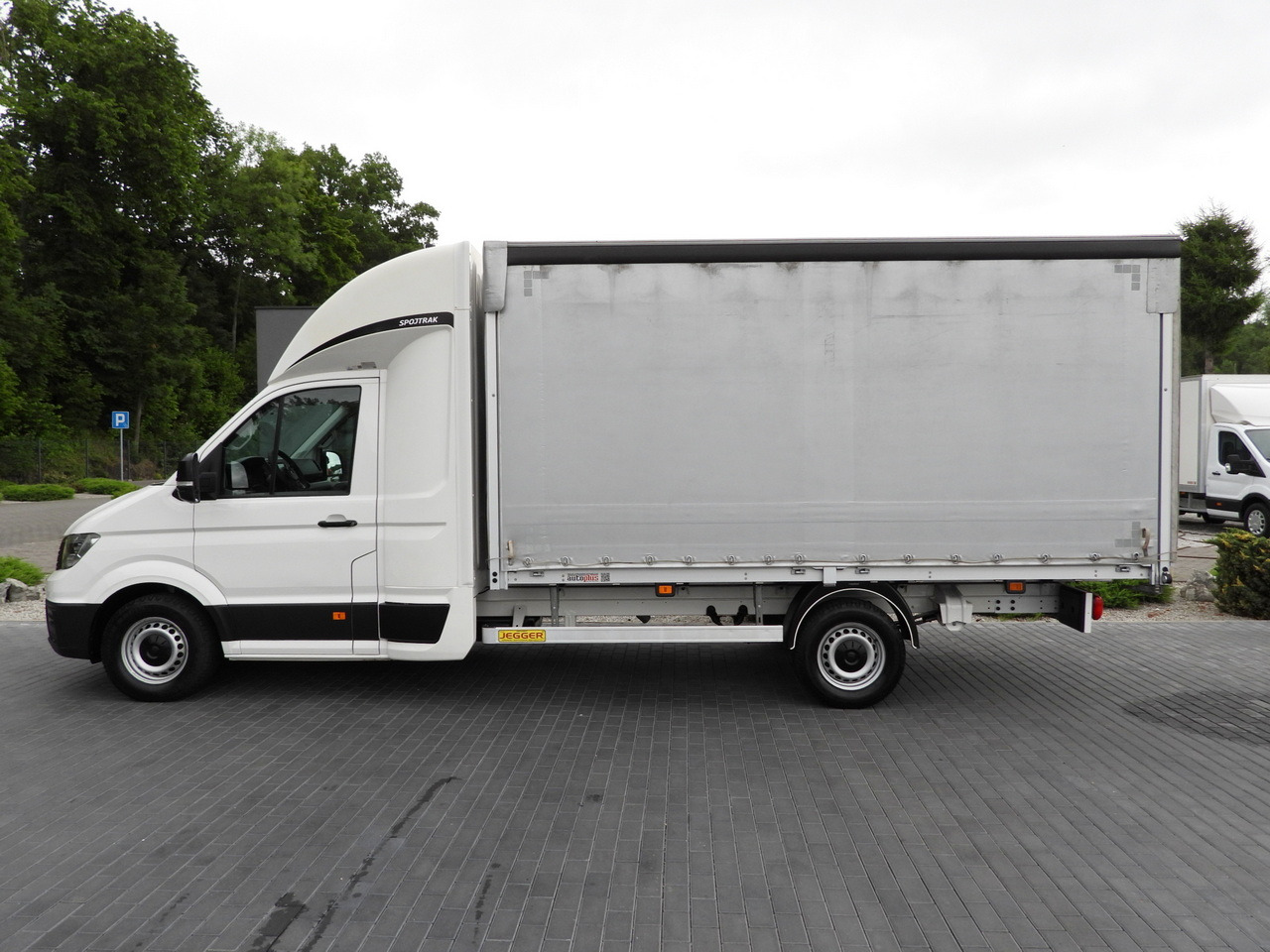 Leasing de VOLKSWAGEN CRAFTER  TARPAULIN 8 PALLETS WEBASTO CRUISE CONTROL LED LIGHTS AIR CONDITIONING  180HP VOLKSWAGEN CRAFTER  TARPAULIN 8 PALLETS WEBASTO CRUISE CONTROL LED LIGHTS AIR CONDITIONING  180HP: foto 9