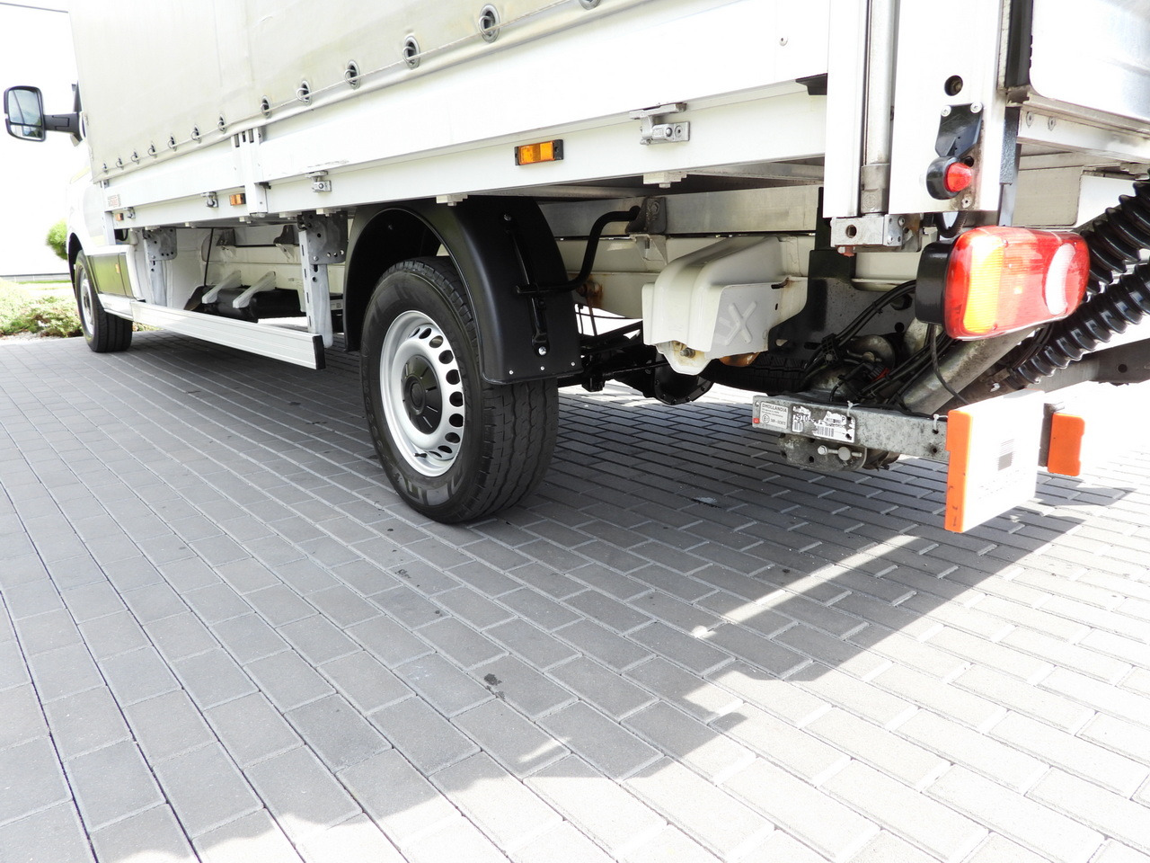 Leasing de VOLKSWAGEN CRAFTER TARPAULIN LIFT 8 PALLETS WEBASTO CRUISE CONTROL LED LIGHTS AIR CONDITIONING  180HP VOLKSWAGEN CRAFTER TARPAULIN LIFT 8 PALLETS WEBASTO CRUISE CONTROL LED LIGHTS AIR CONDITIONING  180HP: foto 17