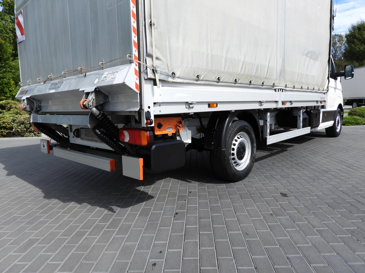 Leasing de VOLKSWAGEN CRAFTER TARPAULIN LIFT 8 PALLETS WEBASTO CRUISE CONTROL LED LIGHTS AIR CONDITIONING  180HP VOLKSWAGEN CRAFTER TARPAULIN LIFT 8 PALLETS WEBASTO CRUISE CONTROL LED LIGHTS AIR CONDITIONING  180HP: foto 27