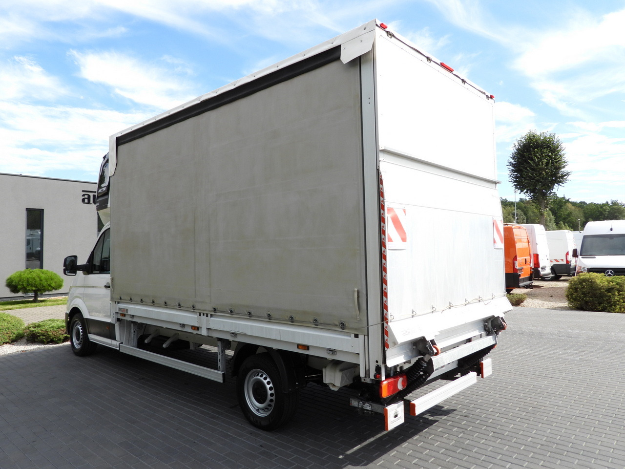 Leasing de VOLKSWAGEN CRAFTER TARPAULIN LIFT 8 PALLETS WEBASTO CRUISE CONTROL LED LIGHTS AIR CONDITIONING  180HP VOLKSWAGEN CRAFTER TARPAULIN LIFT 8 PALLETS WEBASTO CRUISE CONTROL LED LIGHTS AIR CONDITIONING  180HP: foto 10